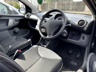 /photos/9825/29295876-7fd2-3eda-bdbe-02b3e004b69d_i320x240.jpg