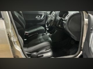 /photos/9825/46719c7b-753e-ce28-0af3-ae9bf95f59b9_i320x240.jpg