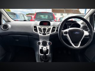 /photos/9825/77e25cf6-6d16-bab7-15eb-42827f51bd2a_i320x240.jpg