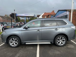 /photos/9825/ae82e3b2-ea2f-ddef-2de4-db5b41fdcd19_i320x240.jpg